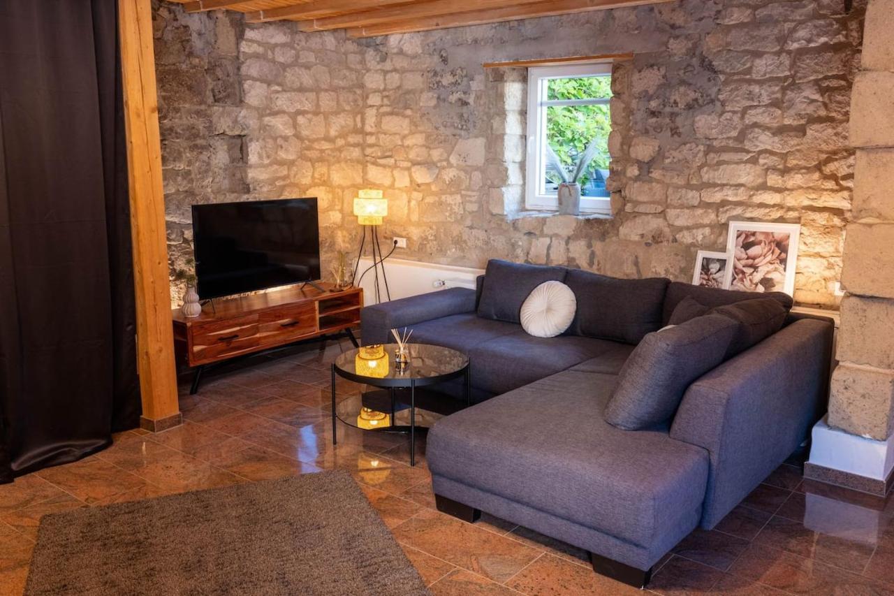 Vulkan-Lodge Ferienhaus Rieden  エクステリア 写真